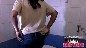 Sumptuous Indian Wife Shilpa Bhabhi Super-fucking-hot Bathroom - ShilpaBhabhi.com